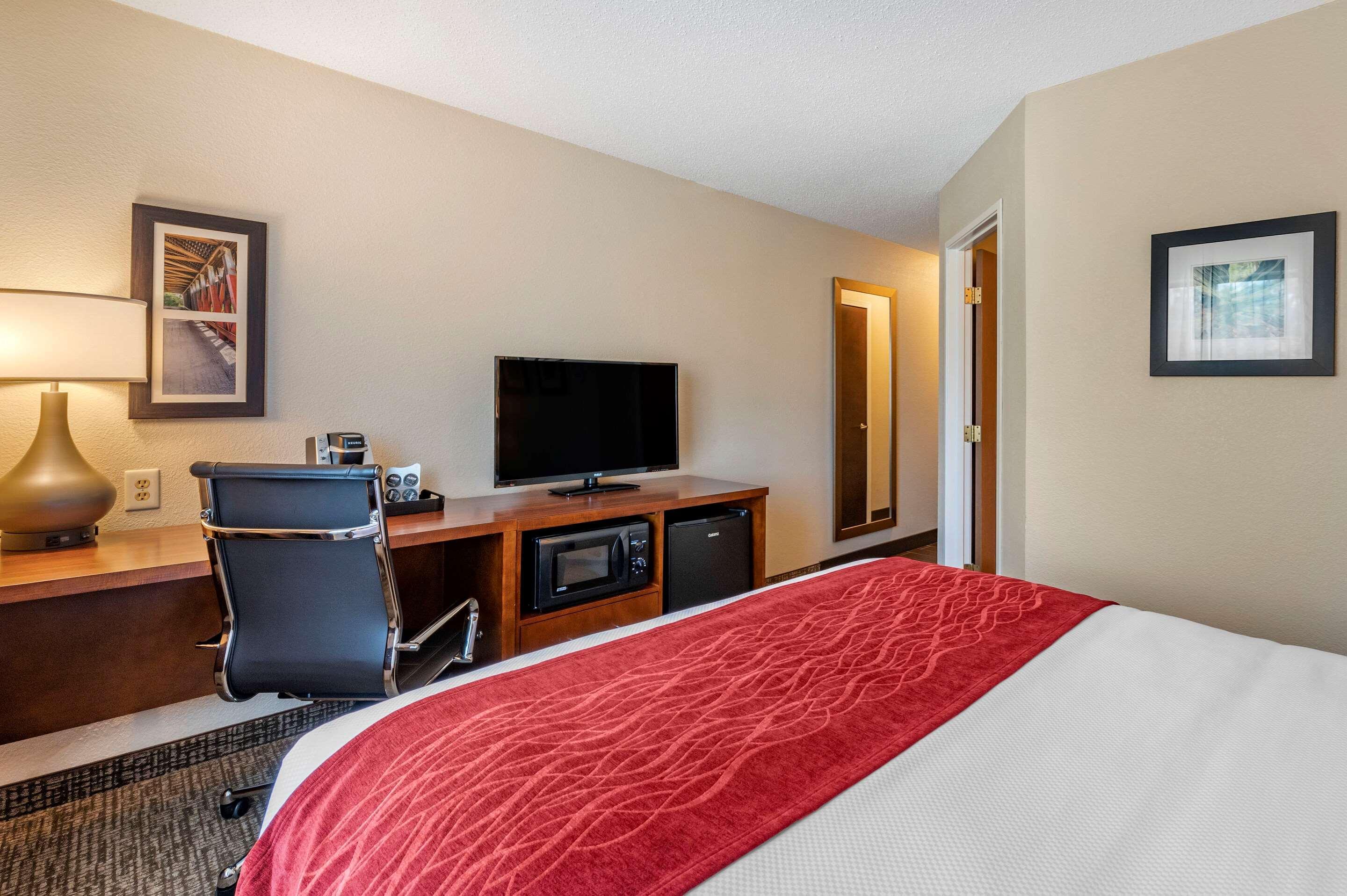 Comfort Inn La Porte מראה חיצוני תמונה